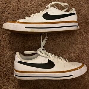 Nike Men's White and Black Sneakers
